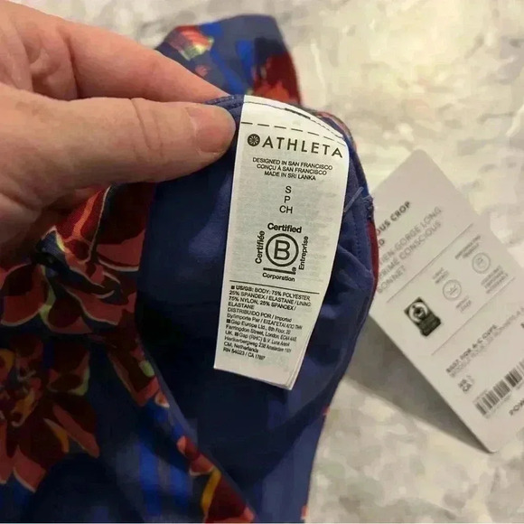 NWT Women’s Athleta Conscious Purple Floral Crop Top Size Small - Picture 4 of 5